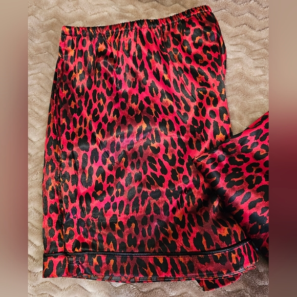 Ambrielle 3 Piece Pajama Set, Short Set & Scrunchie, Red & Black Leopard Print - Picture 3 of 9